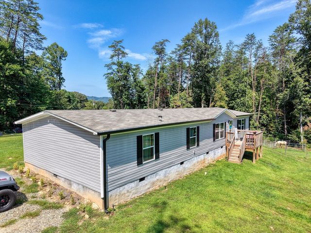 9656 Phillips Road, Young Harris, GA 30582