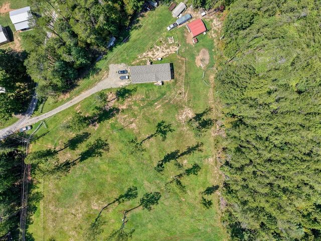 9656 Phillips Road, Young Harris, GA 30582