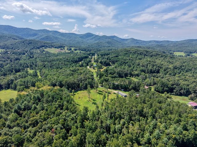 9656 Phillips Road, Young Harris, GA 30582