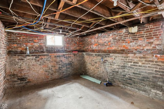 227 E Jefferson Street, Franklin, IN 46131