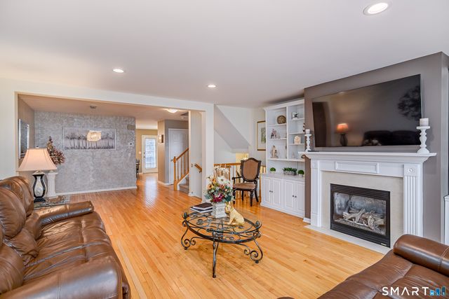 1705 Eaton Court 1705, Danbury, CT 06811