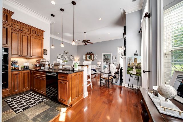 1111 Isaac Franklin Dr, Gallatin, TN 37066