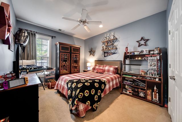 1111 Isaac Franklin Dr, Gallatin, TN 37066