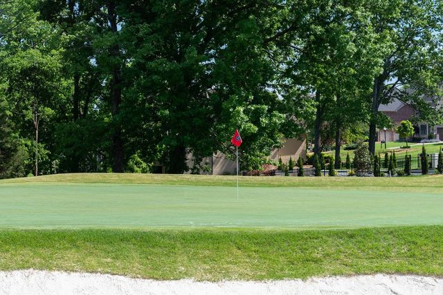 1111 Isaac Franklin Dr, Gallatin, TN 37066