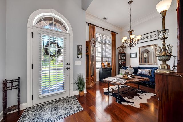 1111 Isaac Franklin Dr, Gallatin, TN 37066