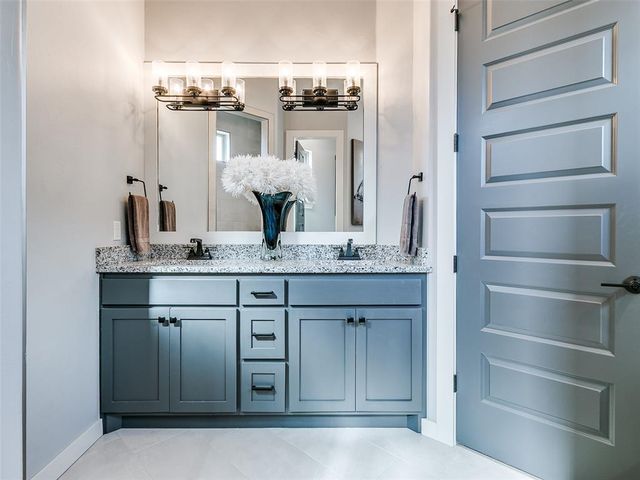 1732 W Zachary Way, Mustang, OK 73064