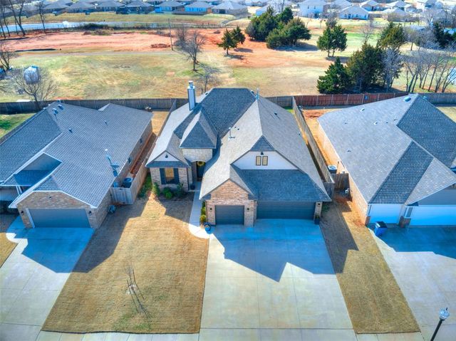 1732 W Zachary Way, Mustang, OK 73064