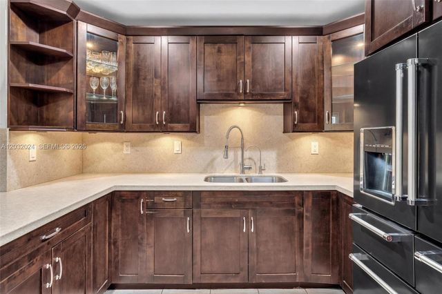 19901 Highland Lakes Blvd, Miami, FL 33179