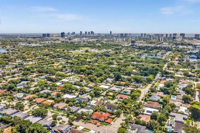 19901 Highland Lakes Blvd, Miami, FL 33179