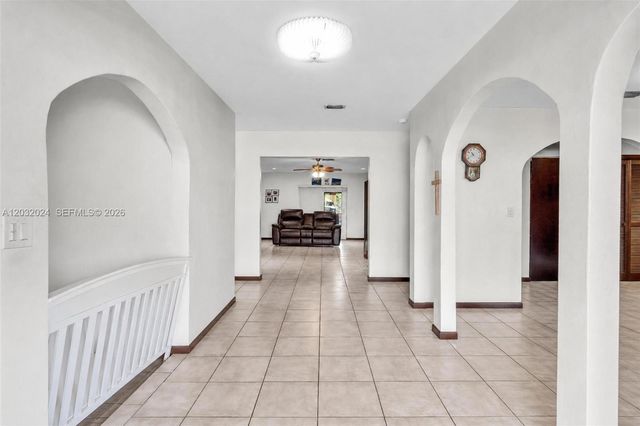 19901 Highland Lakes Blvd, Miami, FL 33179