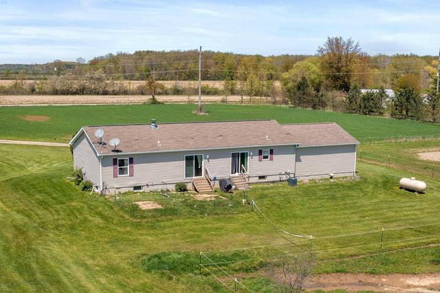 7613 Fisher Road, Avoca, MI 48006