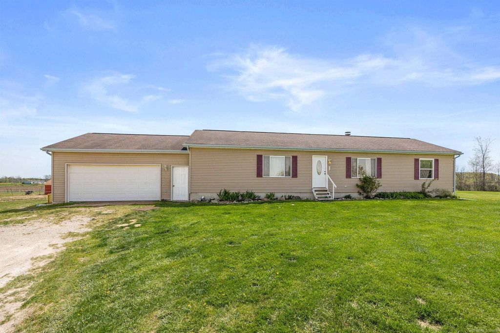 7613 Fisher Road, Avoca, MI 48006