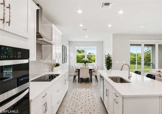 4646 Arboretum CIR 201, Naples, FL 34112