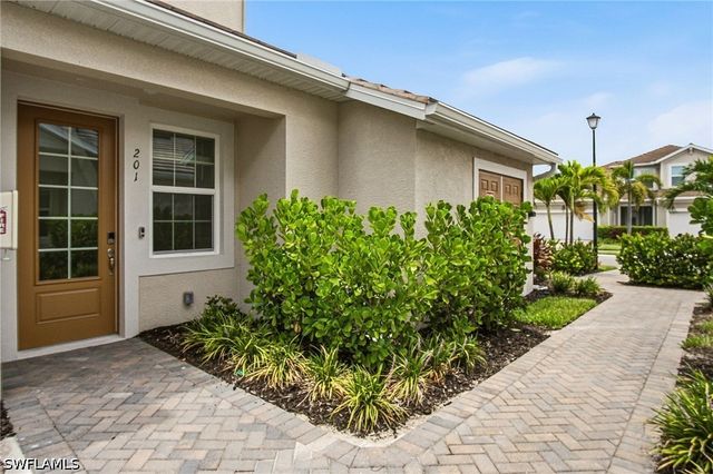4646 Arboretum CIR 201, Naples, FL 34112