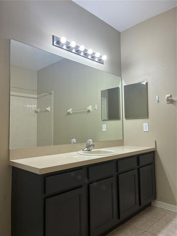 1110 SLEEPY OAK DR, Wesley Chapel, FL 33543