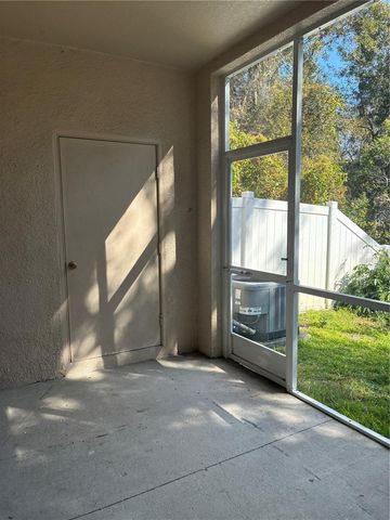 1110 SLEEPY OAK DR, Wesley Chapel, FL 33543