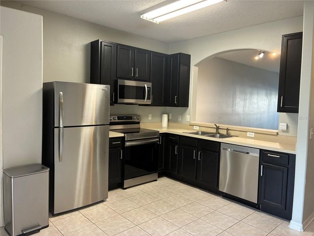 1110 SLEEPY OAK DR, Wesley Chapel, FL 33543