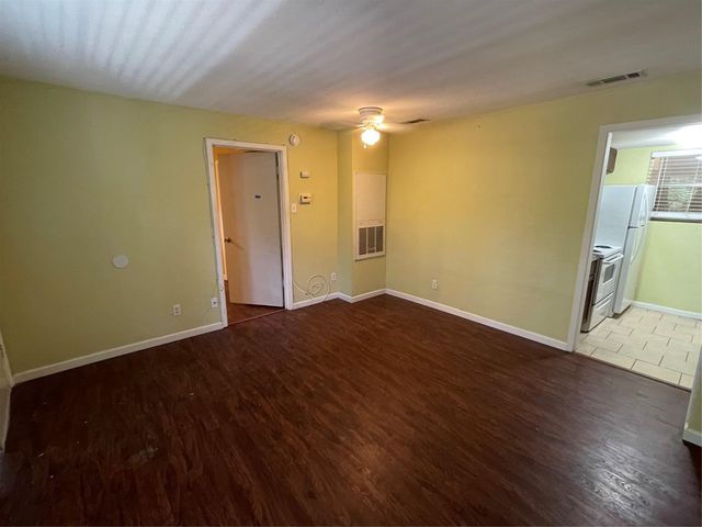 710 E Dean Keeton ST 104, Austin, TX 78705