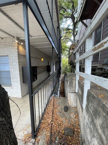 710 E Dean Keeton ST 104, Austin, TX 78705