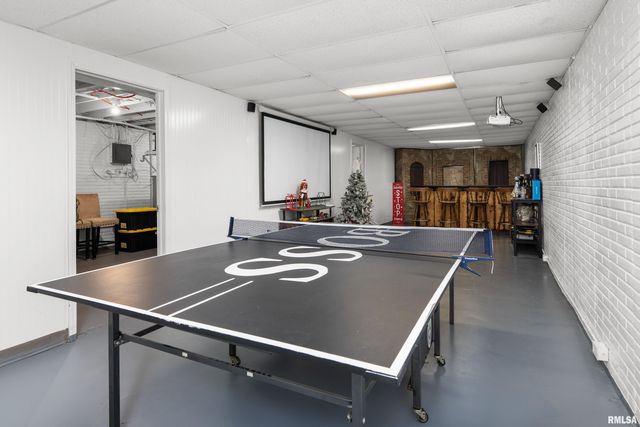 908 16TH Street, Rapids City, IL 61278