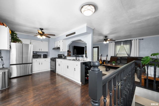 908 16TH Street, Rapids City, IL 61278