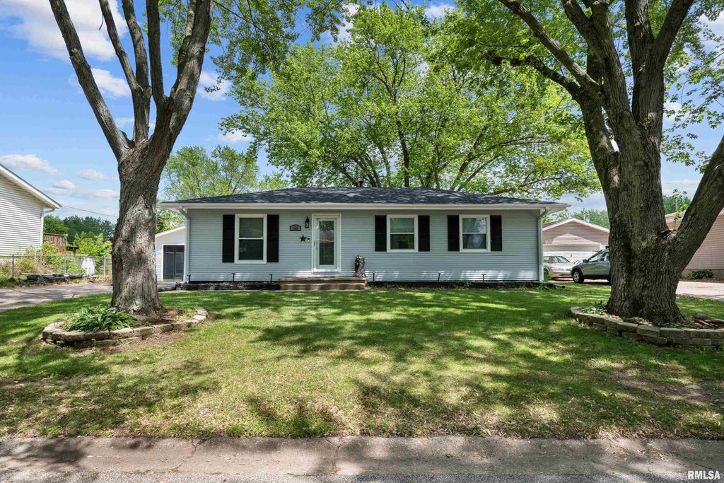 908 16TH Street, Rapids City, IL 61278