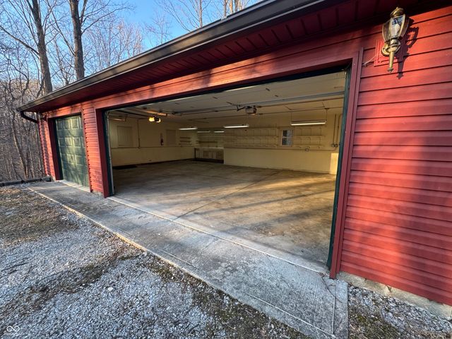 8461 Bonito Drive, Nineveh, IN 46164