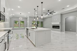 2110 El Paso, Grand Prairie, TX 75051