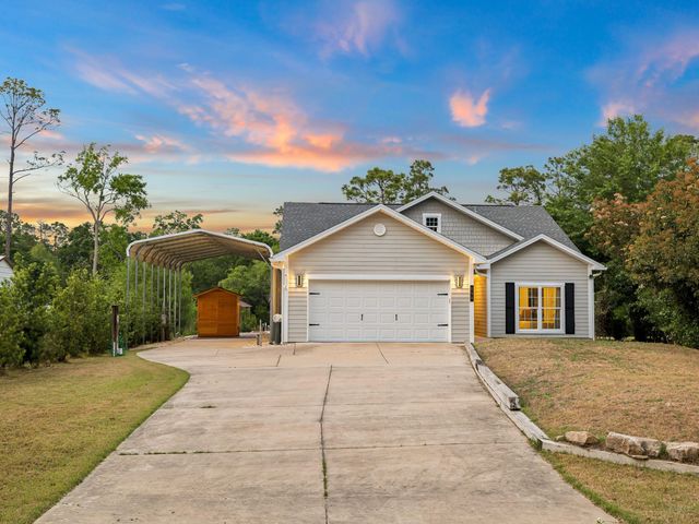 198 Waterside Lane, Freeport, FL 32439