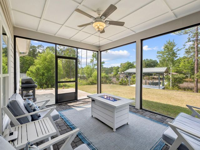 198 Waterside Lane, Freeport, FL 32439