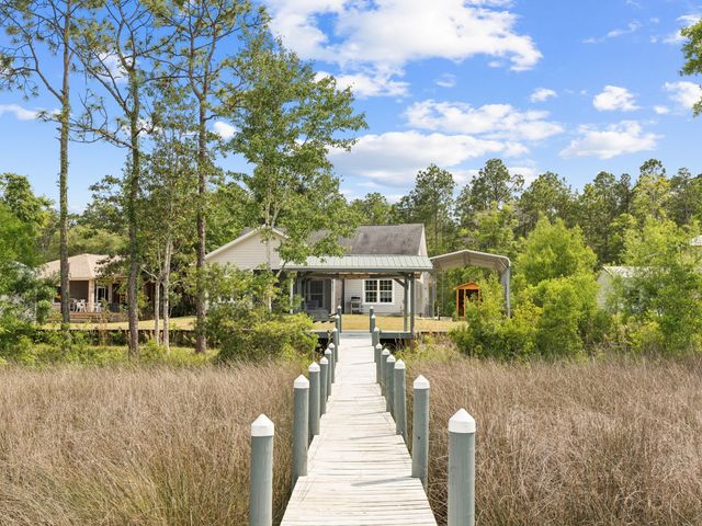 198 Waterside Lane, Freeport, FL 32439