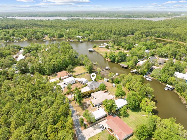 198 Waterside Lane, Freeport, FL 32439
