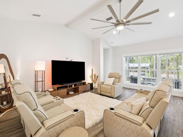 198 Waterside Lane, Freeport, FL 32439