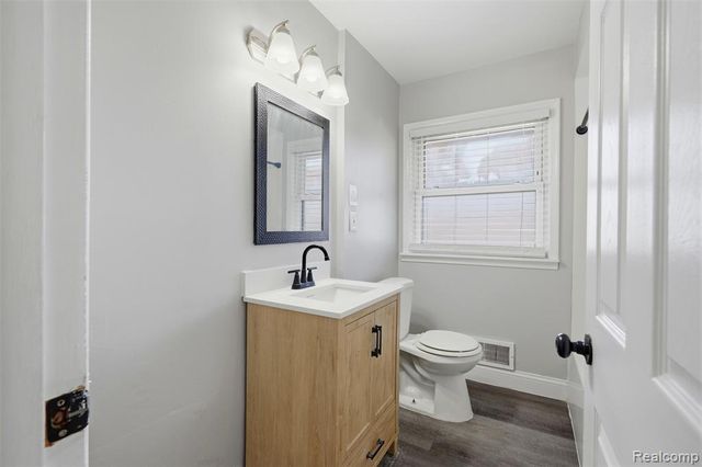 29624 Pleasant Trail, Southfield, MI 48076