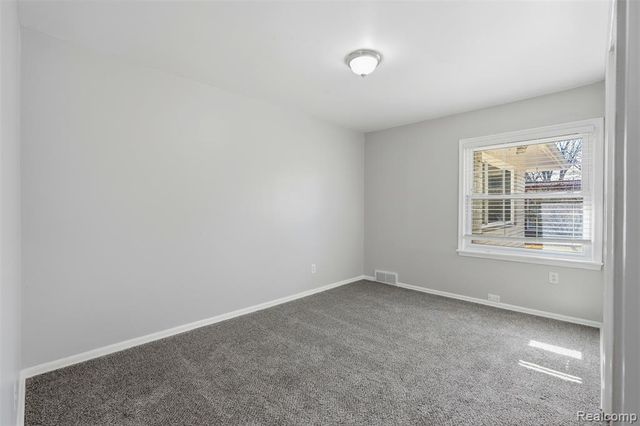 29624 Pleasant Trail, Southfield, MI 48076