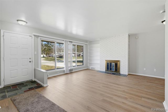 29624 Pleasant Trail, Southfield, MI 48076