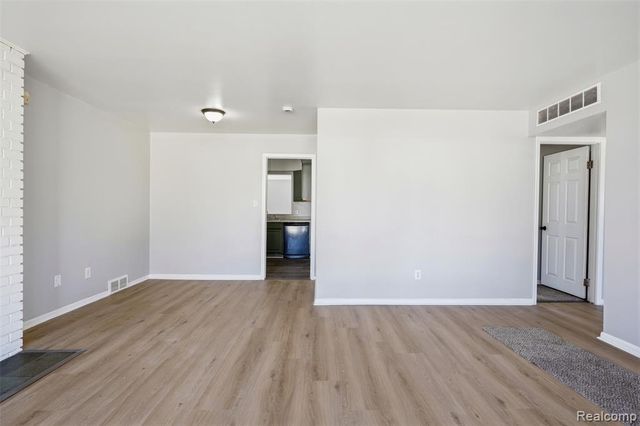 29624 Pleasant Trail, Southfield, MI 48076