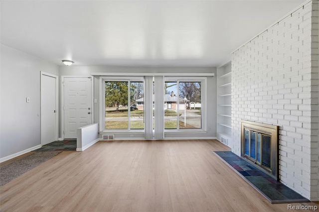 29624 Pleasant Trail, Southfield, MI 48076