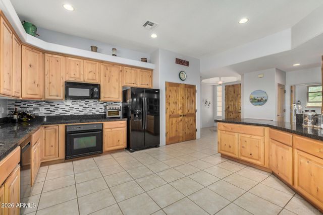 2244 E CAVALRY Road, New River, AZ 85087