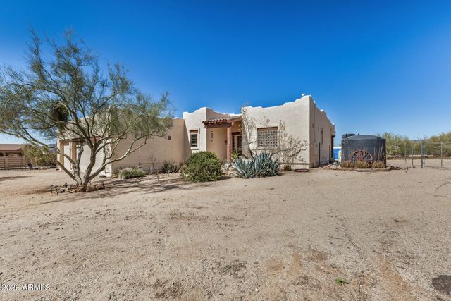 2244 E CAVALRY Road, New River, AZ 85087