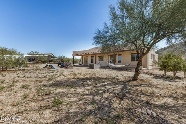 2244 E CAVALRY Road, New River, AZ 85087