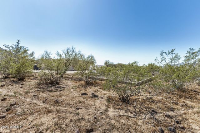 2244 E CAVALRY Road, New River, AZ 85087