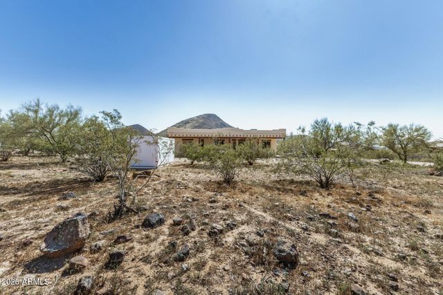 2244 E CAVALRY Road, New River, AZ 85087