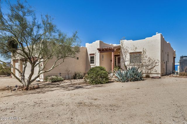 2244 E CAVALRY Road, New River, AZ 85087