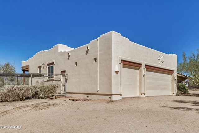 2244 E CAVALRY Road, New River, AZ 85087