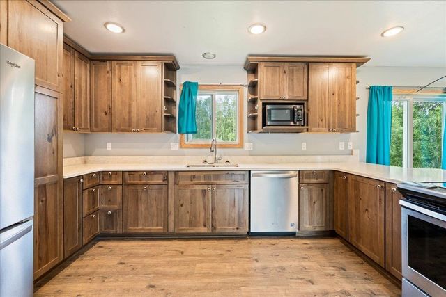 1385 BENN LANE, North Pole, AK 99705