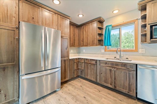1385 BENN LANE, North Pole, AK 99705