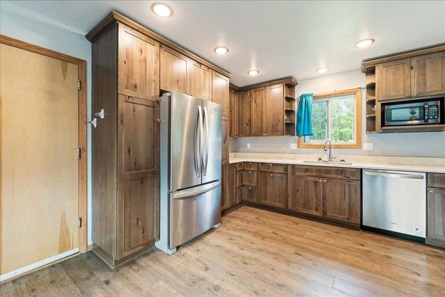 1385 BENN LANE, North Pole, AK 99705
