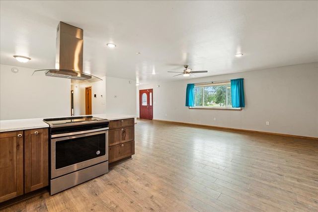 1385 BENN LANE, North Pole, AK 99705