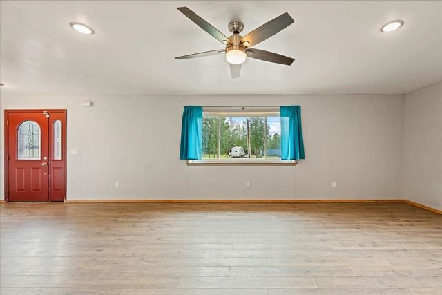 1385 BENN LANE, North Pole, AK 99705